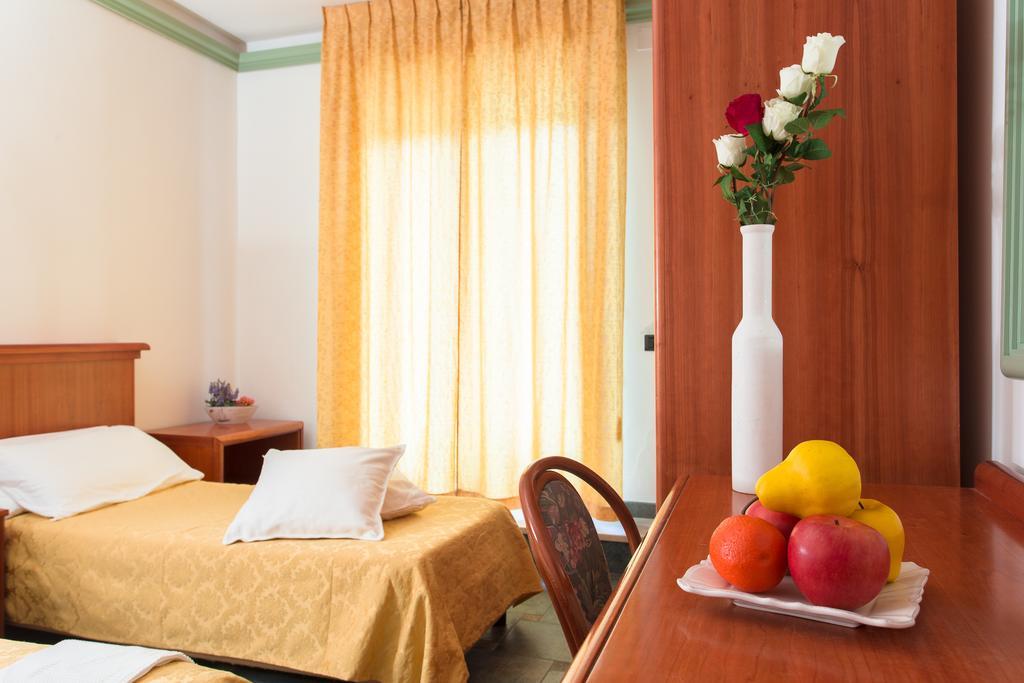 Hotel Zeus Cesenatico Exterior photo